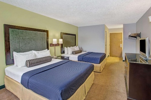 Days Inn by Wyndham Great Lakes - N. Chicago image 13