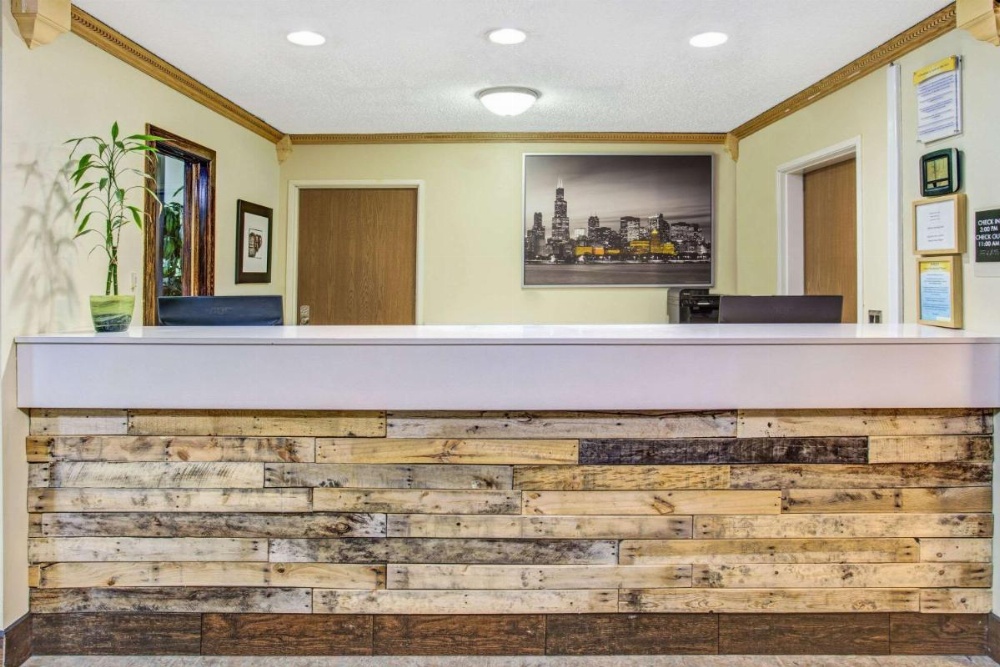 Days Inn by Wyndham Great Lakes - N. Chicago Image 19