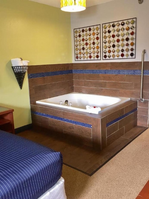 Days Inn by Wyndham Great Lakes - N. Chicago image 23